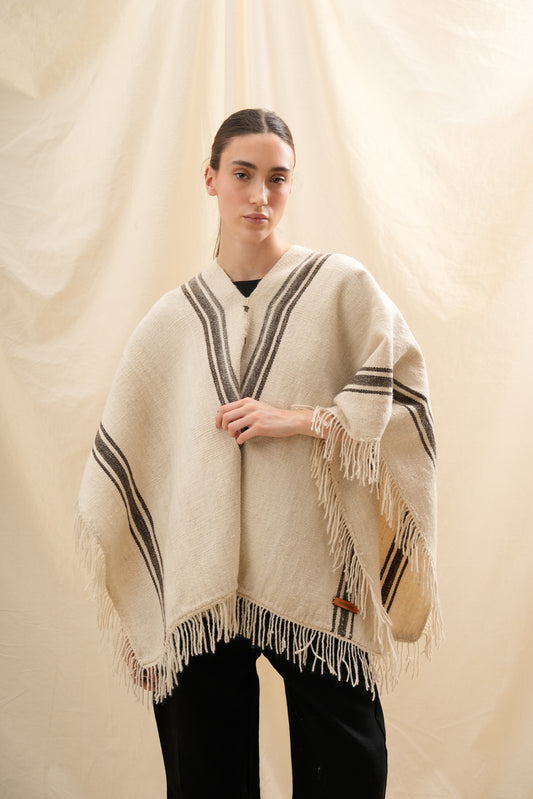 Poncho Chito | NATURAL | Merino Wool