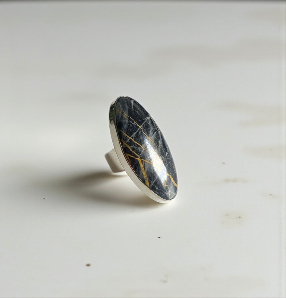 Picante Oval Onyx Ring (L)