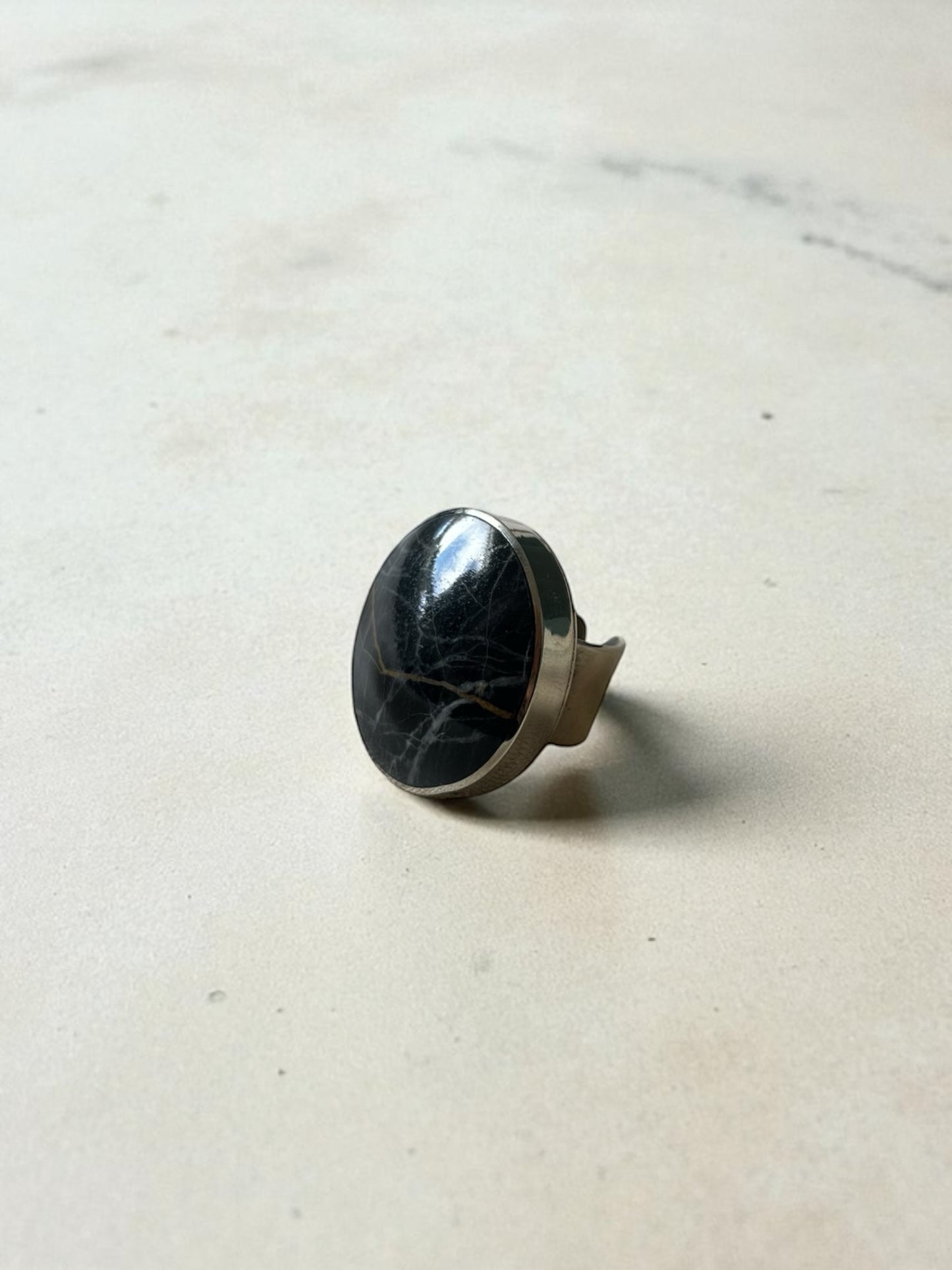 Picante Round Onyx Ring