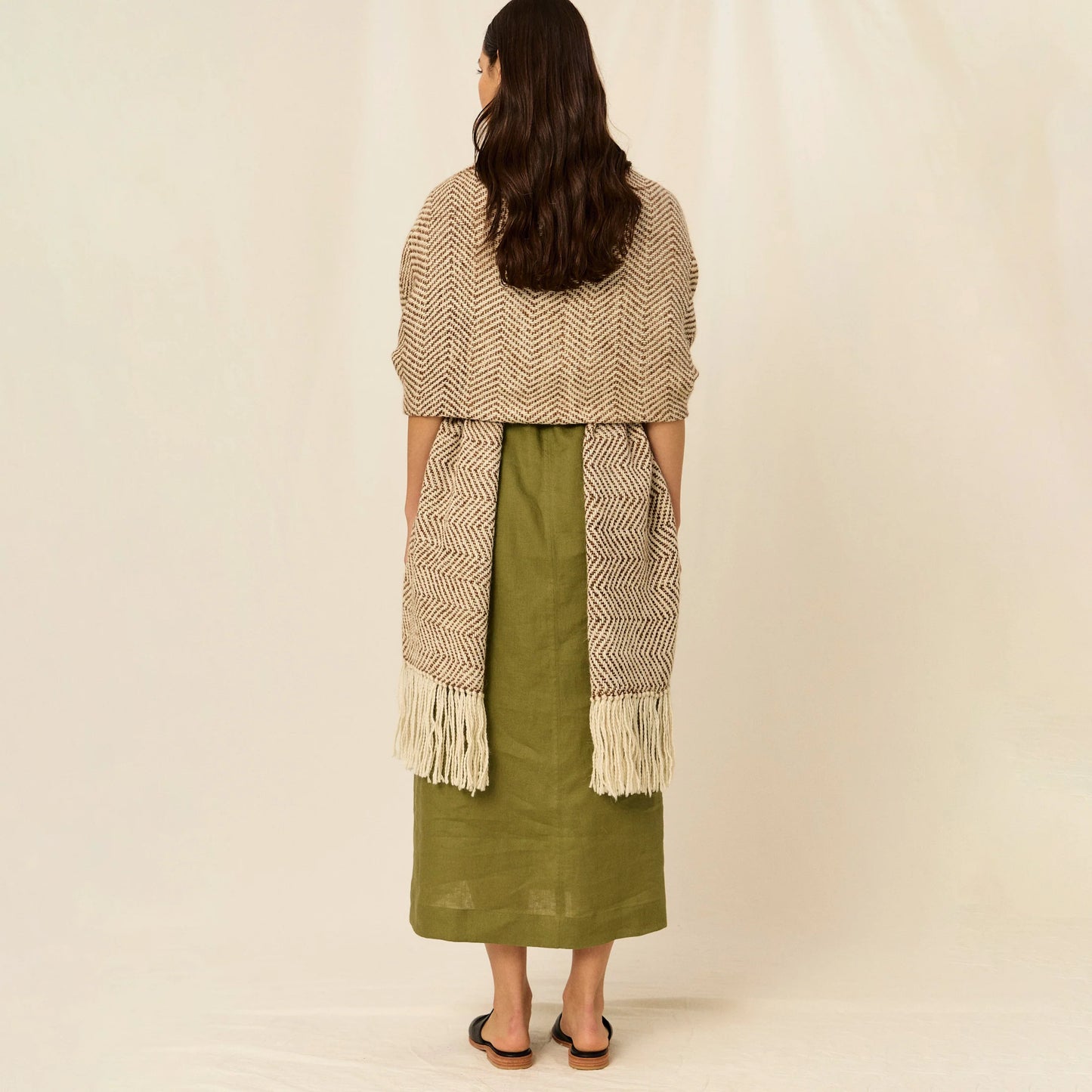 Daflor Shawl | TOFFEE & NATURAL | Llama